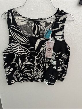 Panama Jack Black and White Tropical Print Cropped Tank